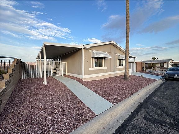 3rd image of 3250 Del Monte St