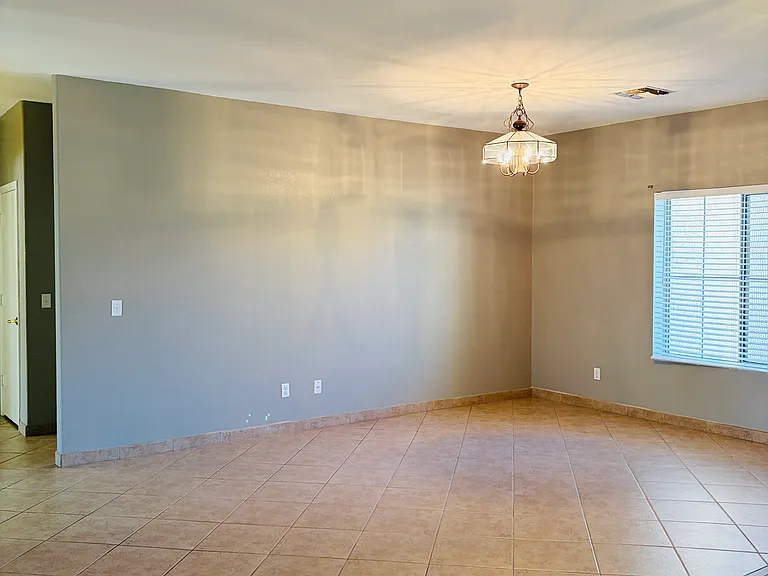 1042 E Canyon Way — Photo 7