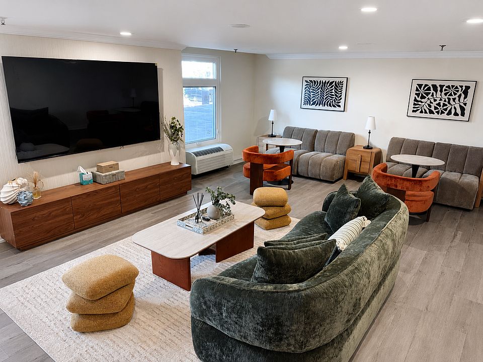 1st image of 129 Plains Rd #237