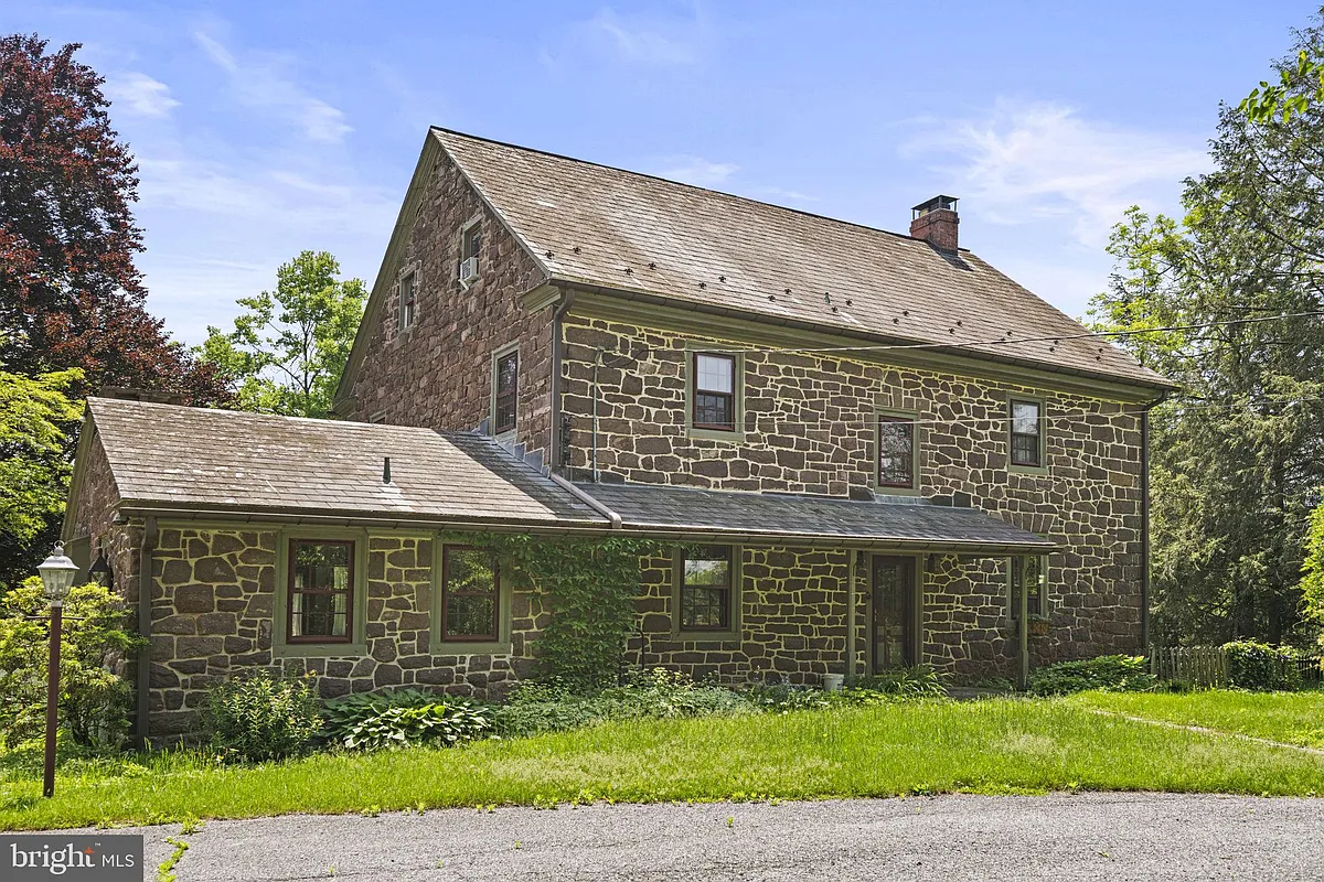 Photo 2 of 48 - 660 Stauffers Church Rd - Palmyra, PA Building Photo - 660 Stauffers Church Rd