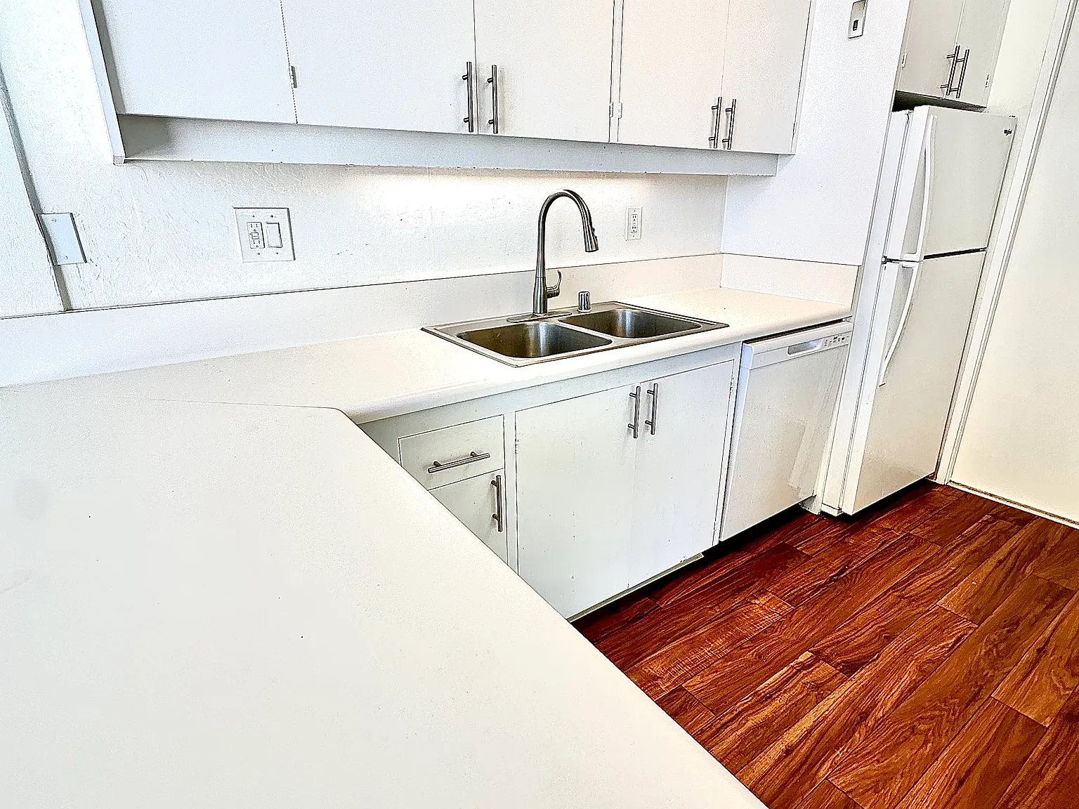 Two Clark Drive Apartments — Photo 4