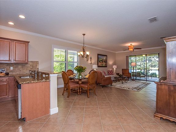 5th image of 20234 Pezzana Dr