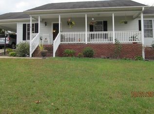 121 Meadow Stone Ln, Mount Airy, NC 27030