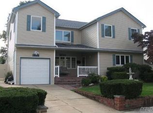 3658 Prairie Path, Bethpage, NY 11714