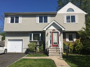 812 Saddle River Rd, Saddle Brook, NJ 07663