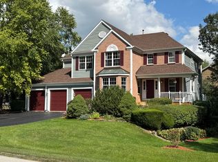 6414 Kingsbridge Dr, Cary, IL 60013