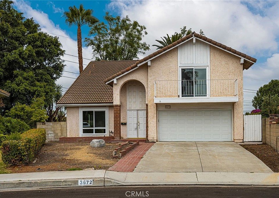 1st image of 3672 Blackthorn St