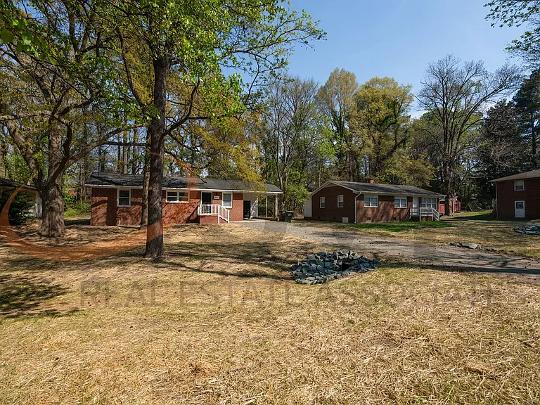 2911 Beechwood Dr — Photo 16