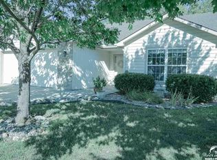 3701 Crossgate Ter, Lawrence, KS 66047