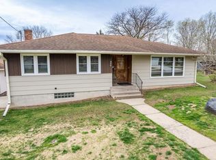 924 4th St, Reedsburg, WI 53959