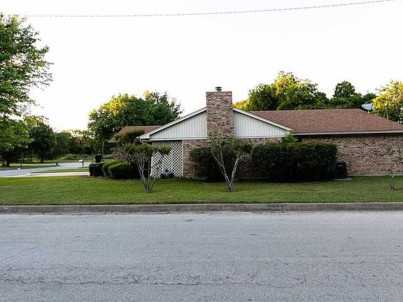 4th image of 319 Allencrest Dr