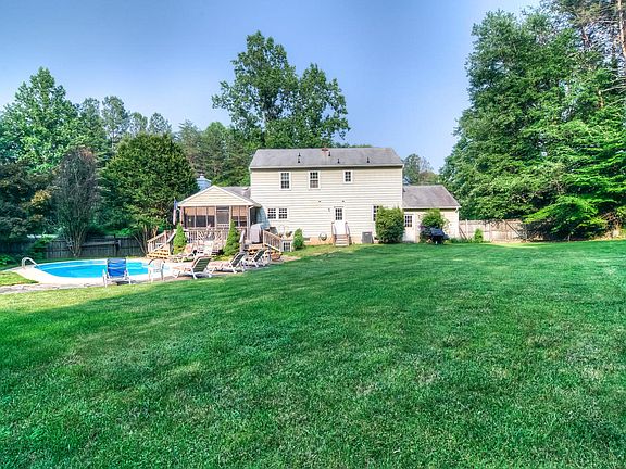 4th image of 100 Plantation Ln