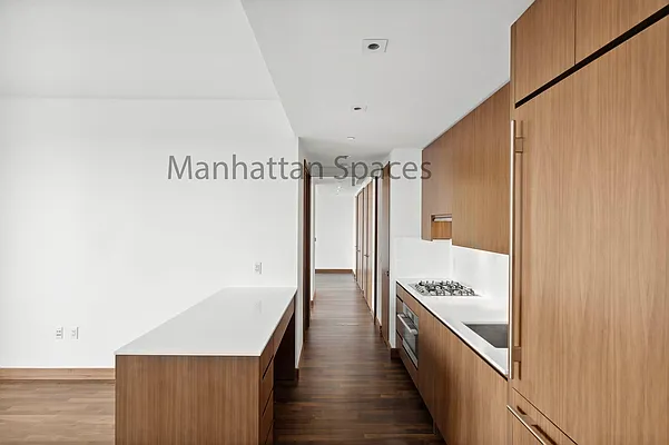 Sold by Manhattan Spaces | media 17