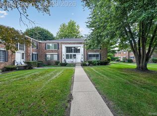 629 E Fox Hills Dr #44, Bloomfield Hills, MI 48304
