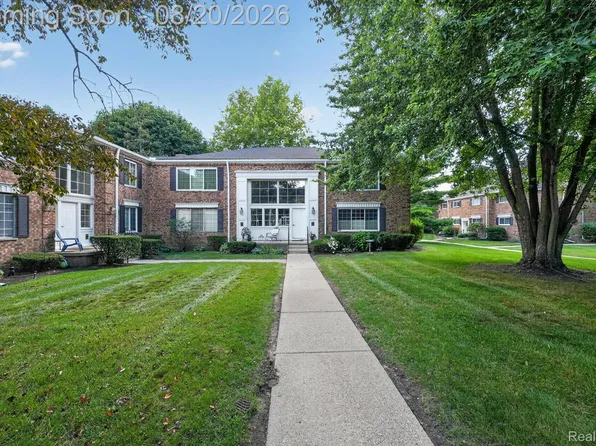 629 E Fox Hills Dr #44, Bloomfield Hills, MI 48304
