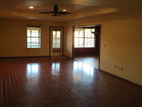 3rd image of 2013 N Briarwood St