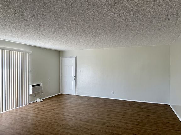 3rd image of 4830 Canoga St #J