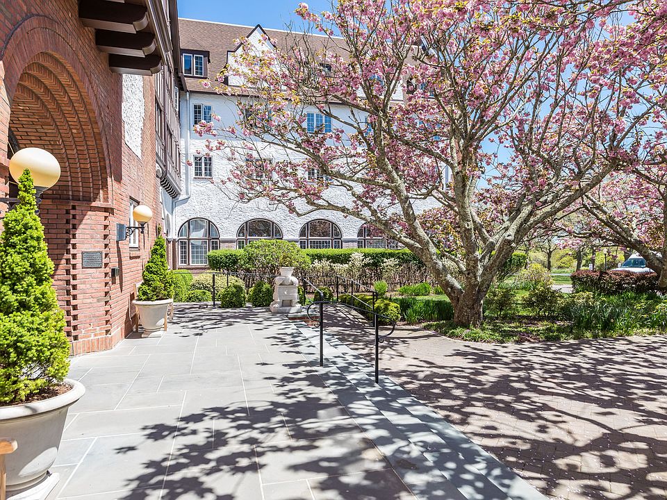 1st image of 236 Edgemere St #130