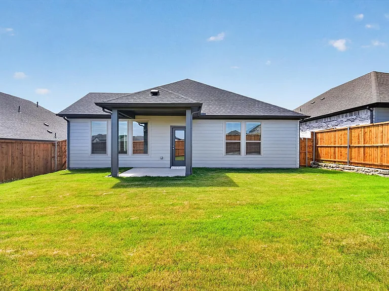 710 Summerberry Dr — Photo 18