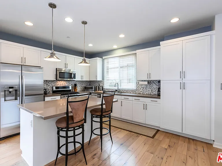 5547 Palm Dr — Photo 8