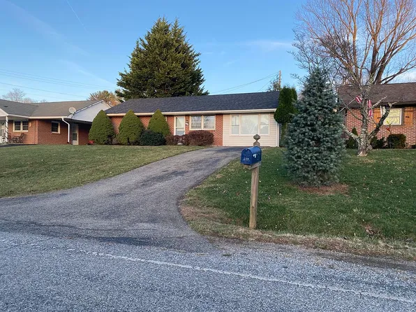 127 Page St NW, Floyd, VA 24091