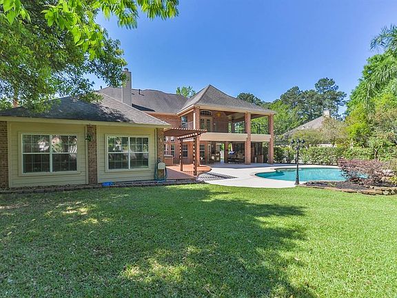 2nd image of 6 Kings Hill Ln