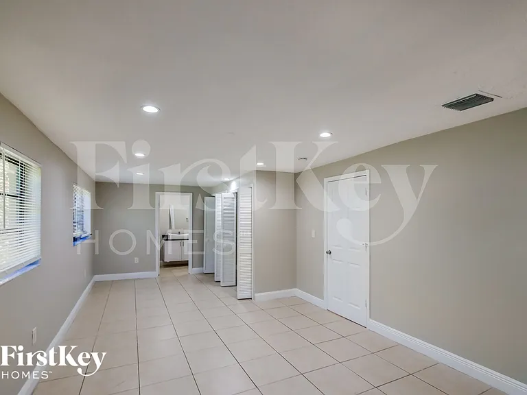 1761 NE 170th St — Photo 9