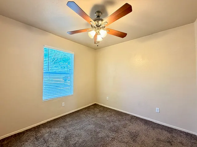 11624 N 151st Ln — Photo 4