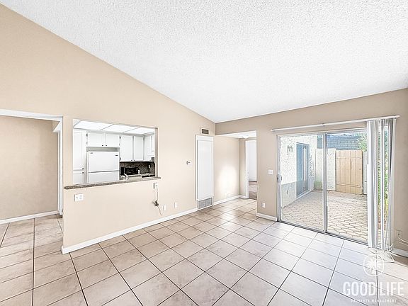 4th image of 2812 E Valley Pkwy Unit U