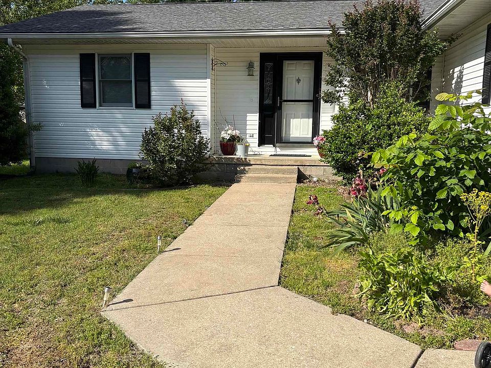1st image of 619 S Surrey Ln
