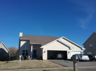 2424 Meadow View Ln, Rockford, IL 61101