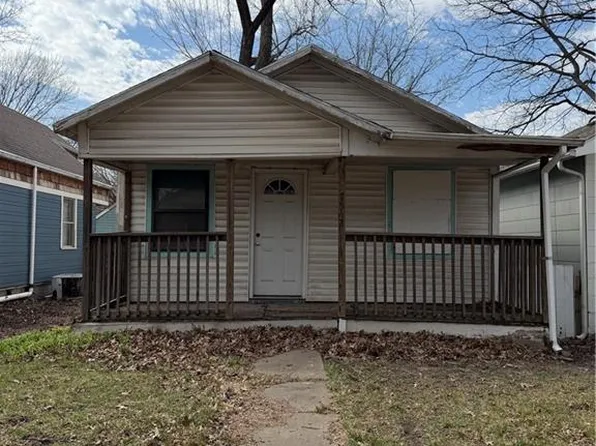 7542 Pennsylvania Ave, Kansas City, MO 64114