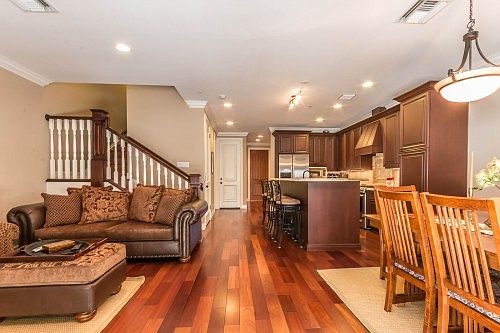 5th image of 1106 NE 4th St #1106