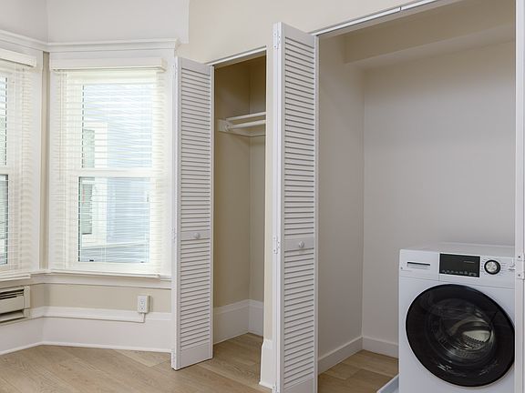 3rd image of 901 Pine St #23