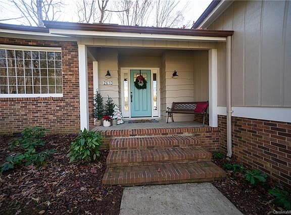 2nd image of 2610 Eastbrook Ln