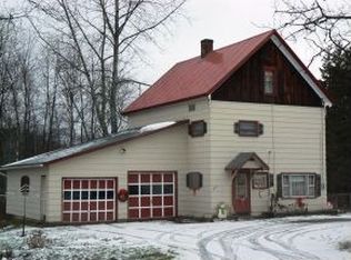 1025 Halls Stream Rd, Pittsburg, NH 03592