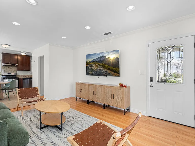 2109 N Valley St — Photo 17