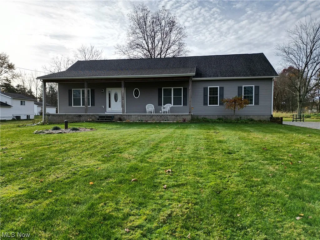 1380 Johns Rd photo 1