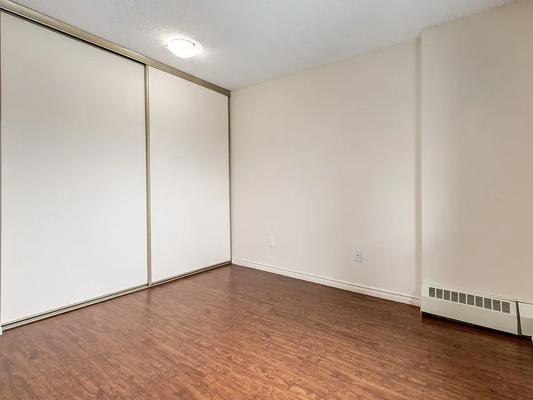 1825 Woodview Dr SW — Photo 30