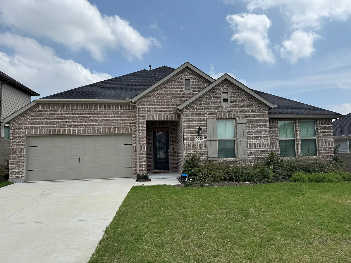 Building Photo - 2950 Frederick Dr