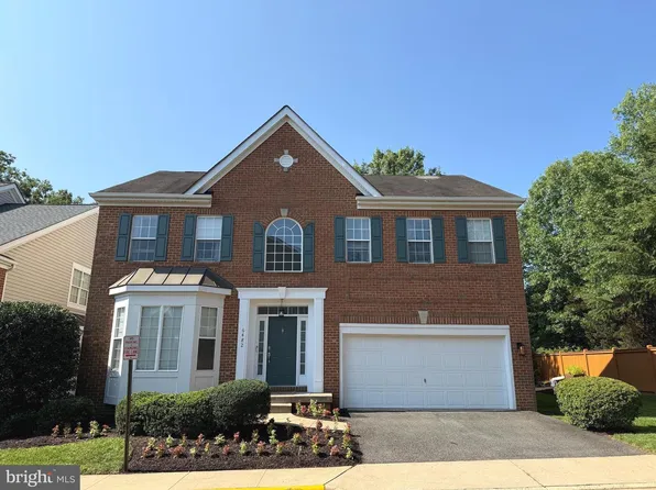 6482 Warwick Cir, Alexandria, VA 22315