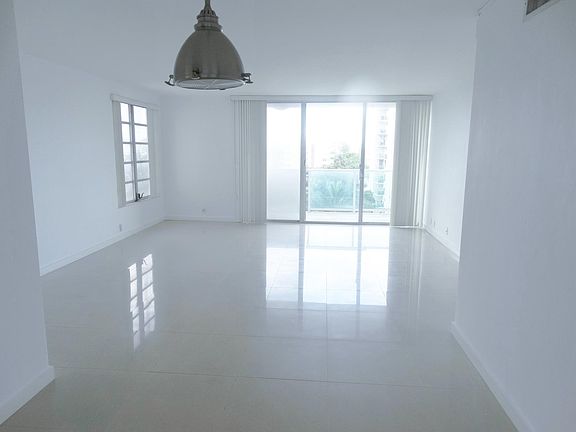 3rd image of 1000 West Ave APT 510