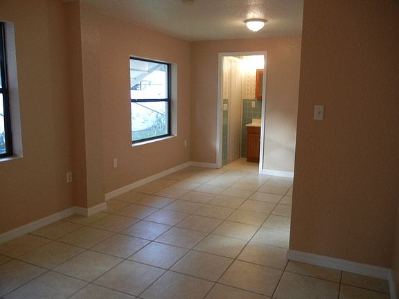 5th image of 221 W Dicie Ave