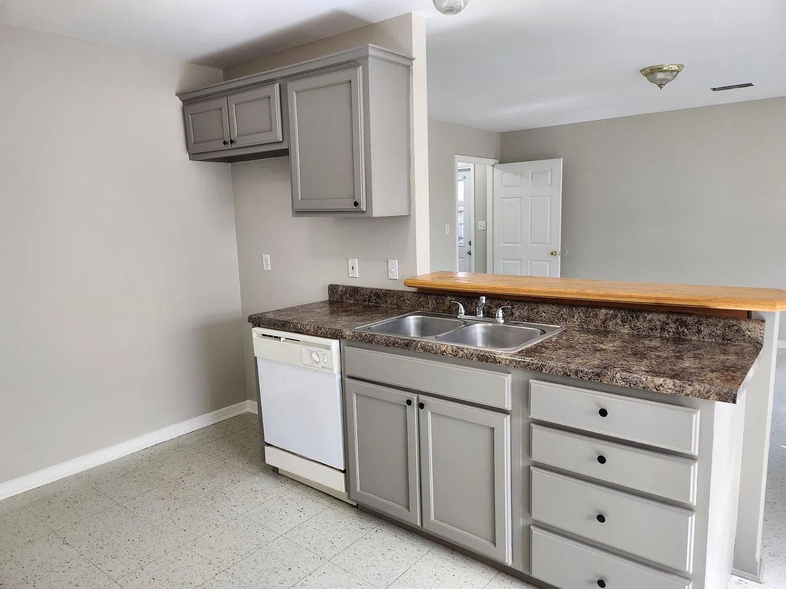 13339 Vermont St — Photo 3