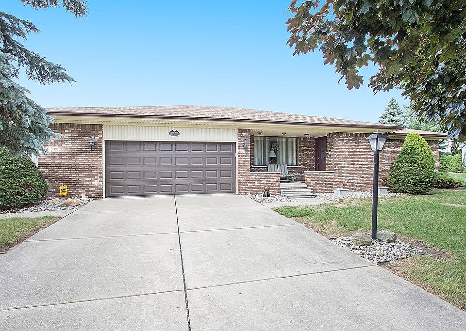 1st image of 49965 Saint Delaure Dr