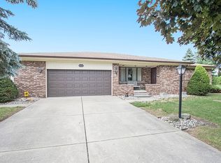 49965 Saint Delaure Dr, Shelby Township, MI 48317