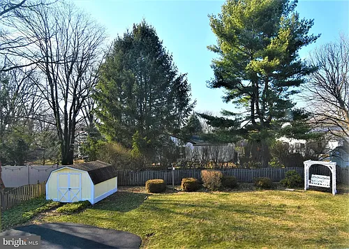 545 Maple Ave Photo 1