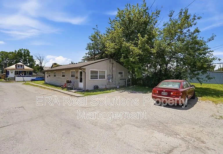 944 Leona Ave — Photo 5