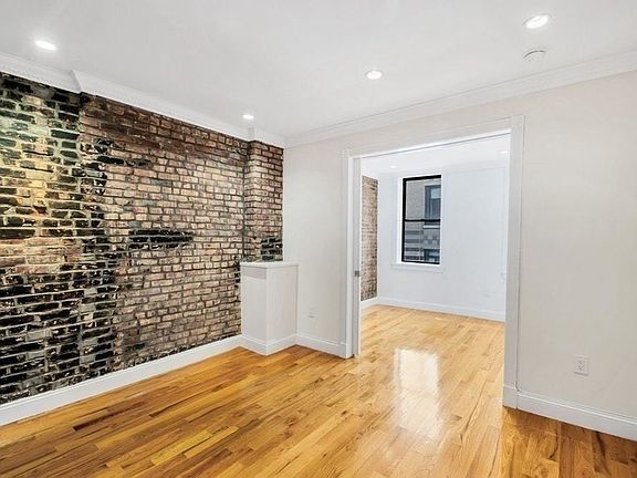 5th image of 7 Cornelia St APT 3F