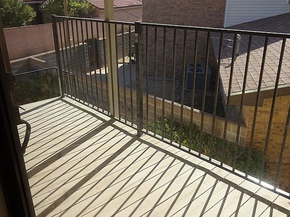 4th image of 3976 Lakeside Dr